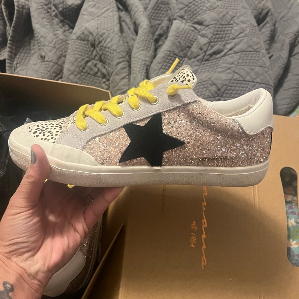 Vintage Havana sneakers size 9